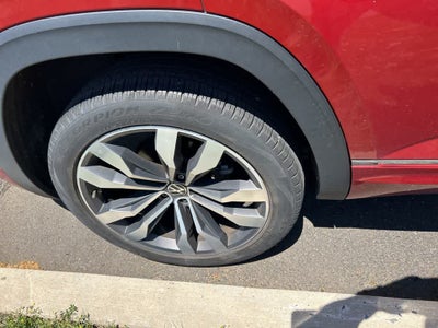 2022 Volkswagen Atlas Cross Sport 3.6L V6 SEL Premium R-Line