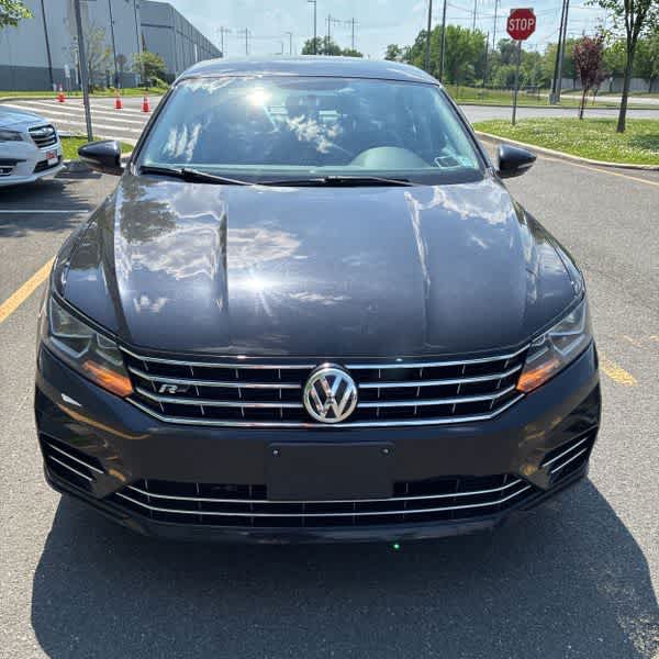 2017 Volkswagen Passat R-Line w/Comfort Pkg