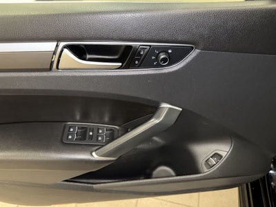 2017 Volkswagen Passat R-Line w/Comfort Pkg