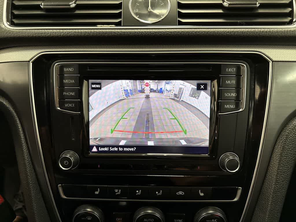 2017 Volkswagen Passat R-Line w/Comfort Pkg