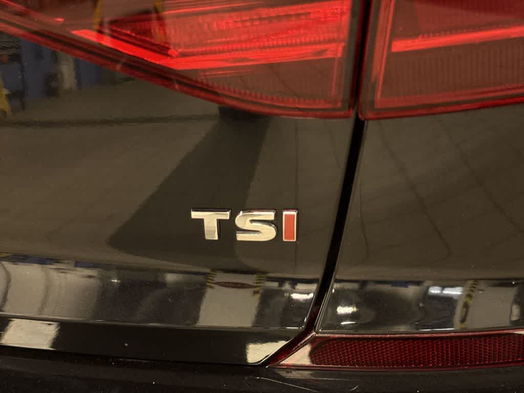 2017 Volkswagen Passat R-Line w/Comfort Pkg