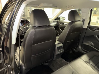 2017 Volkswagen Passat R-Line w/Comfort Pkg