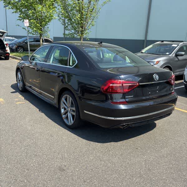 2017 Volkswagen Passat R-Line w/Comfort Pkg