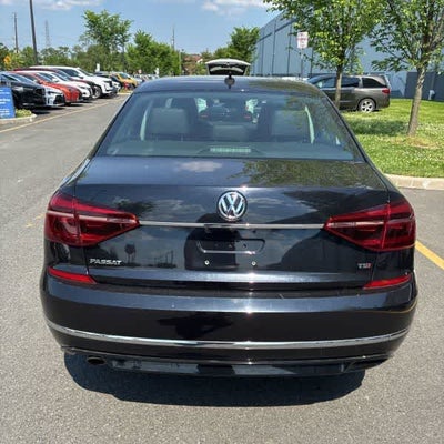 2017 Volkswagen Passat R-Line w/Comfort Pkg