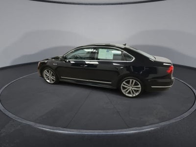 2017 Volkswagen Passat R-Line w/Comfort Pkg