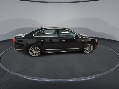 2017 Volkswagen Passat R-Line w/Comfort Pkg
