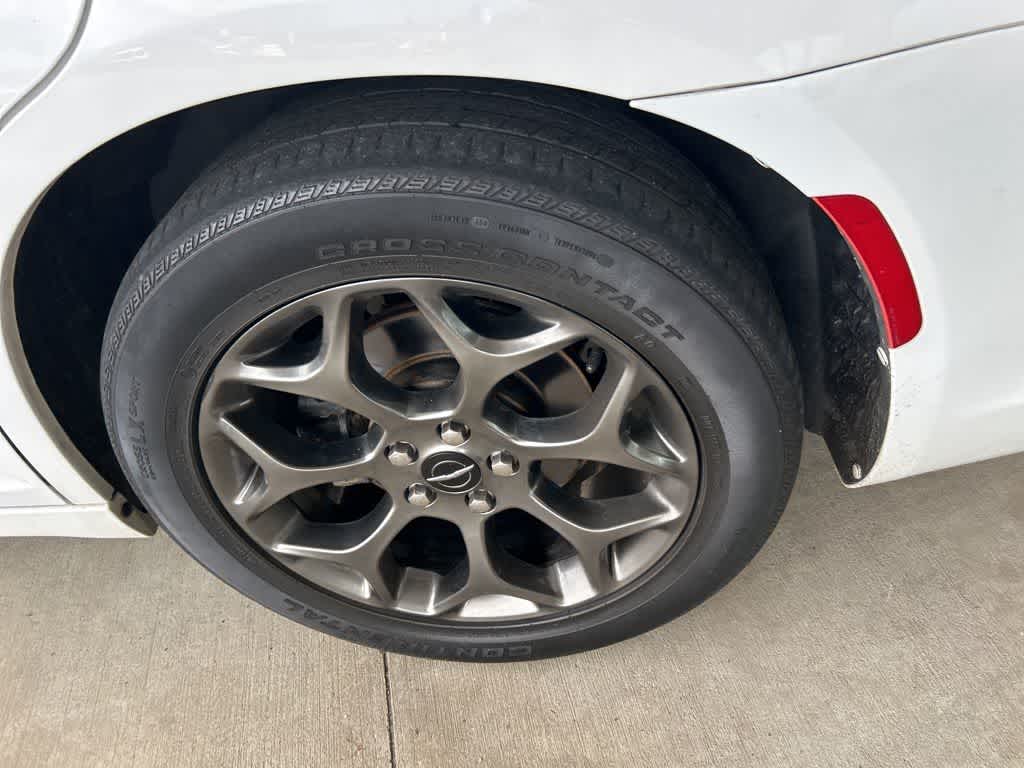 2016 Chrysler 300 300S