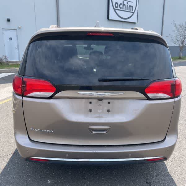 2017 Chrysler Pacifica Touring-L Plus