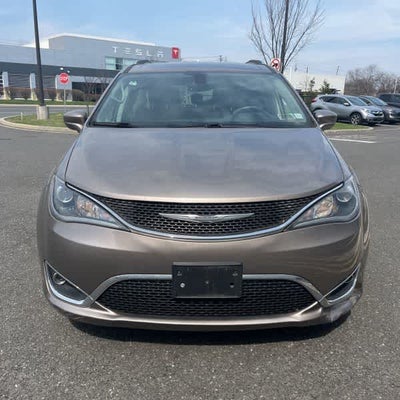 2017 Chrysler Pacifica Touring-L Plus