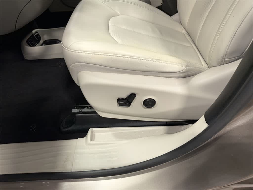 2018 Chrysler Pacifica Hybrid Touring L