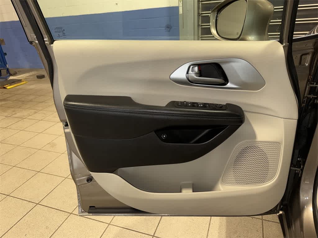 2018 Chrysler Pacifica Hybrid Touring L