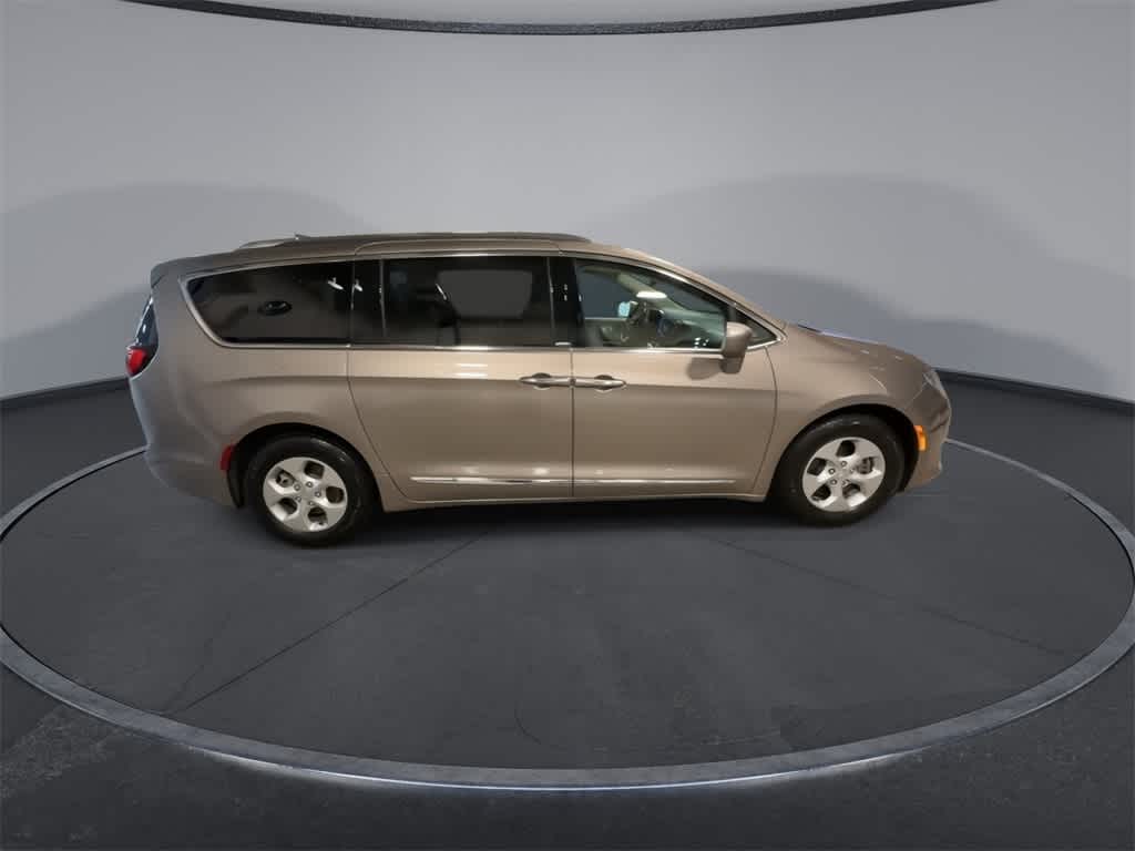2018 Chrysler Pacifica Hybrid Touring L