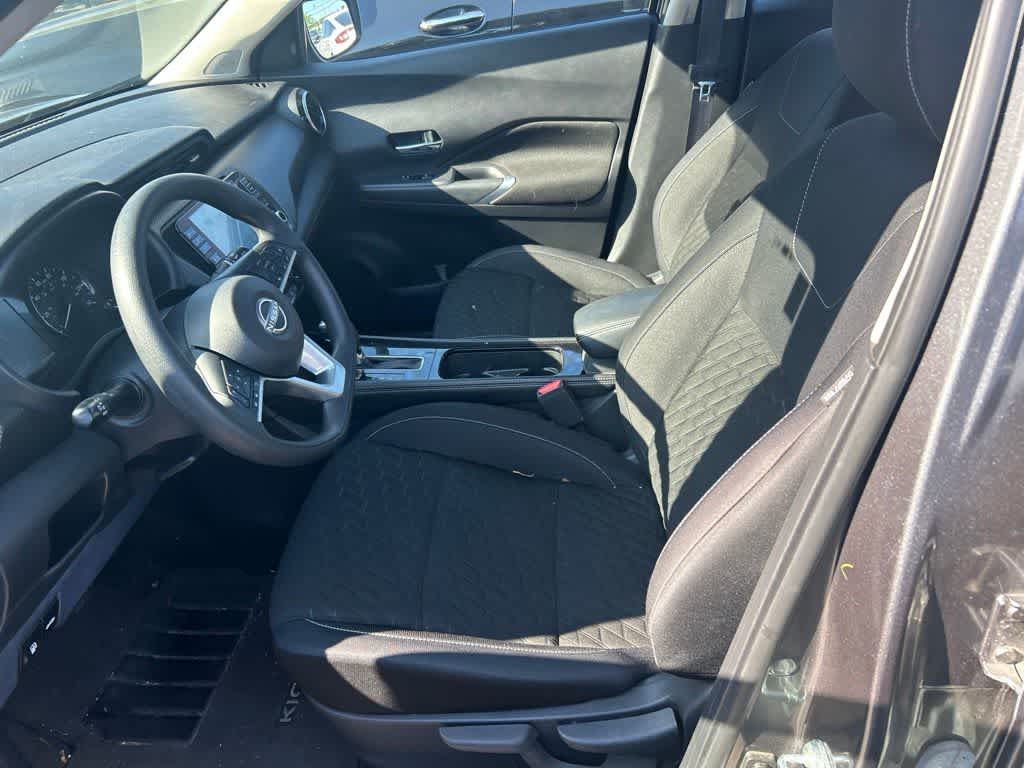 2022 Nissan Kicks SV
