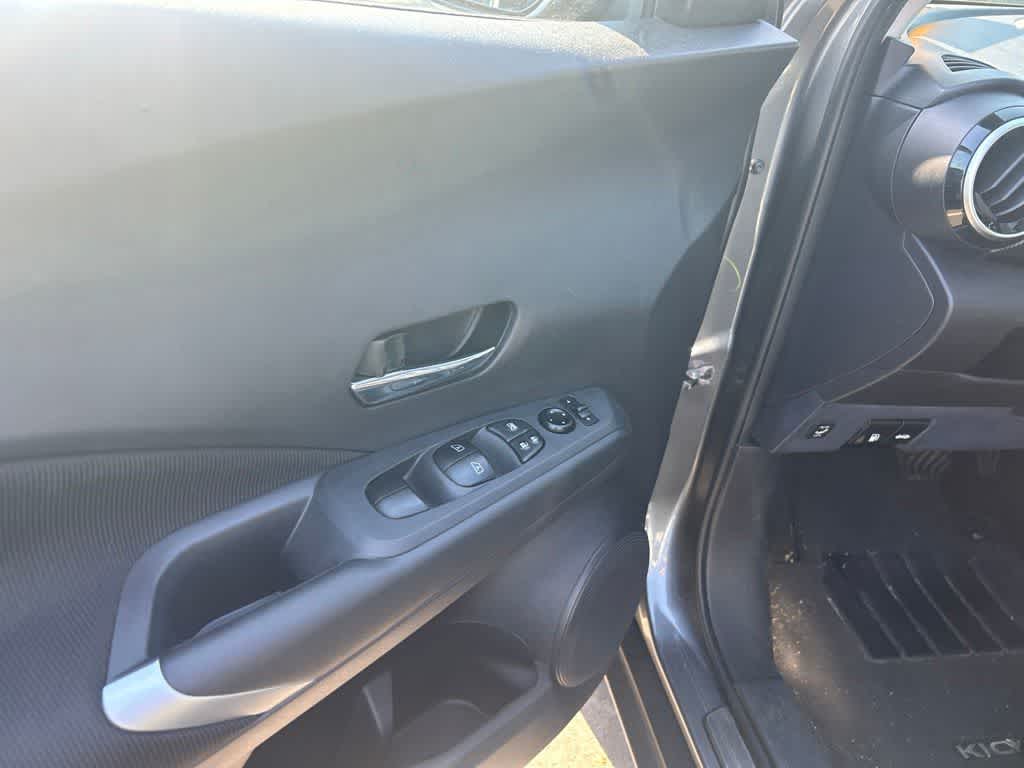 2022 Nissan Kicks SV