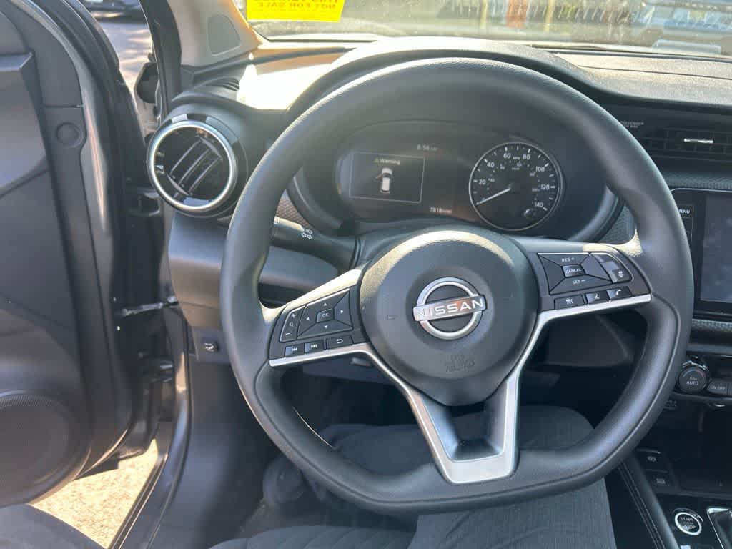 2022 Nissan Kicks SV