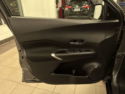 2022 Nissan Kicks SV
