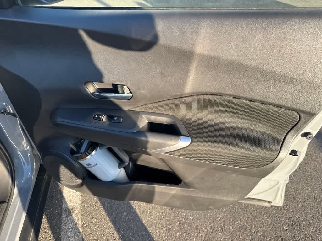 2022 Nissan Kicks SV