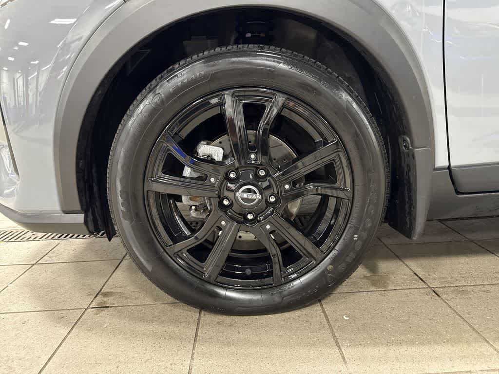 2022 Nissan Kicks SR