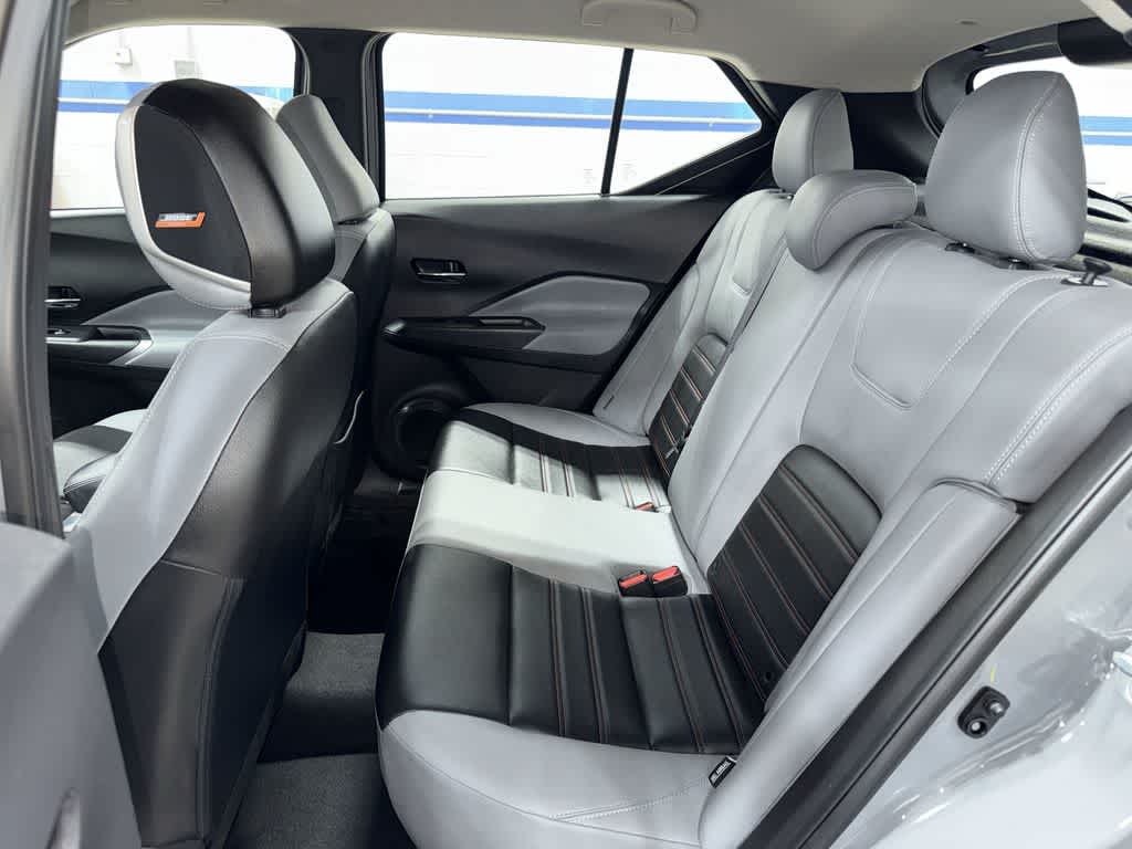 2022 Nissan Kicks SR