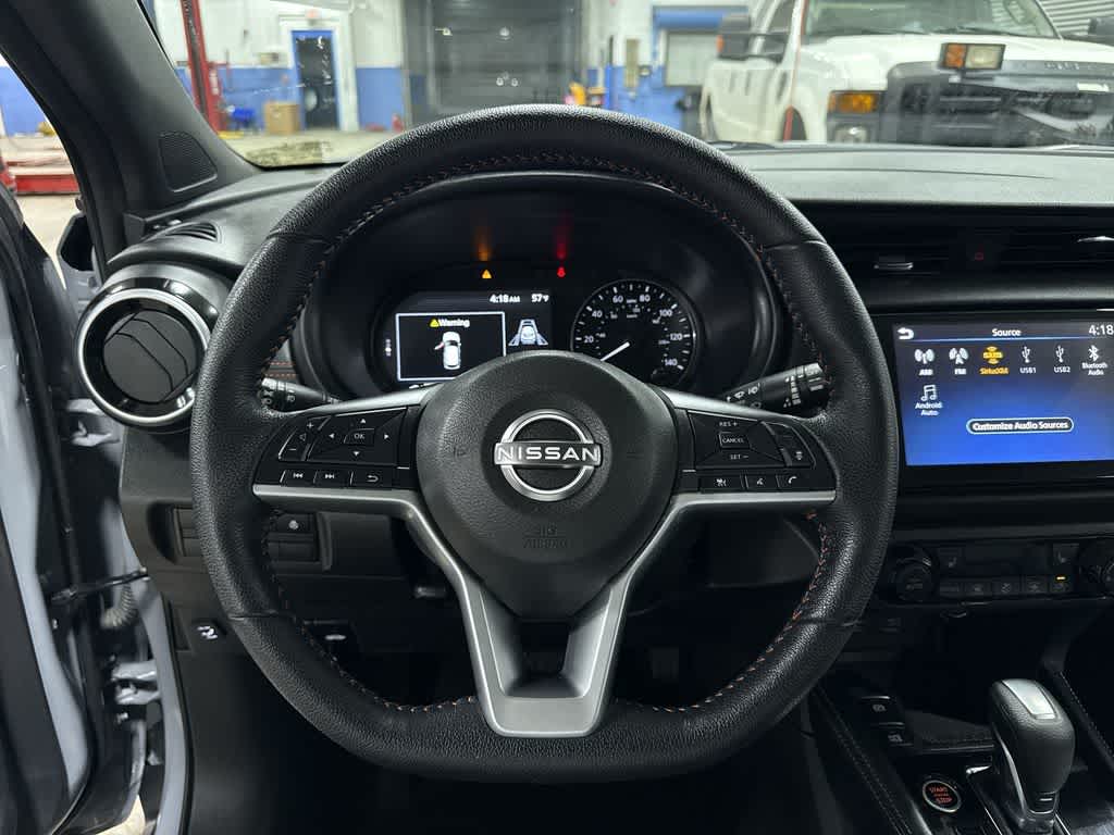 2022 Nissan Kicks SR