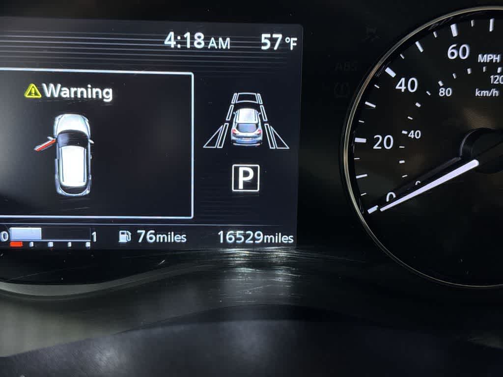 2022 Nissan Kicks SR