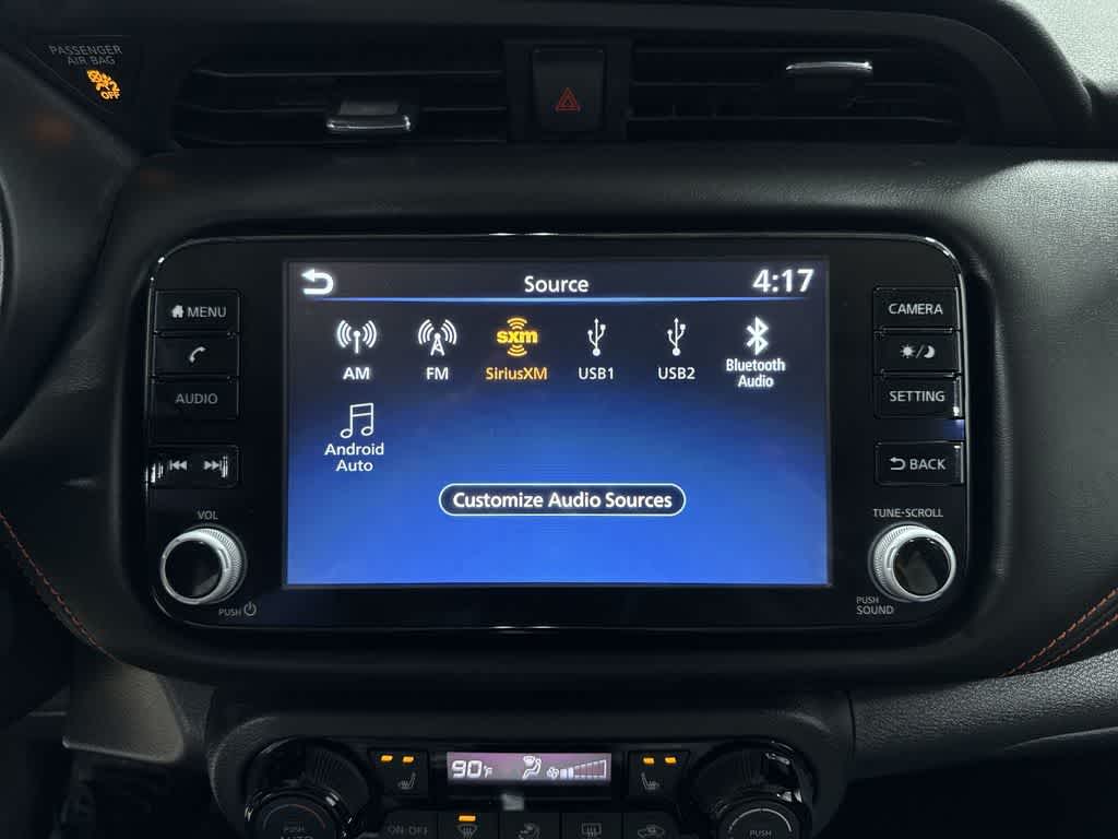 2022 Nissan Kicks SR