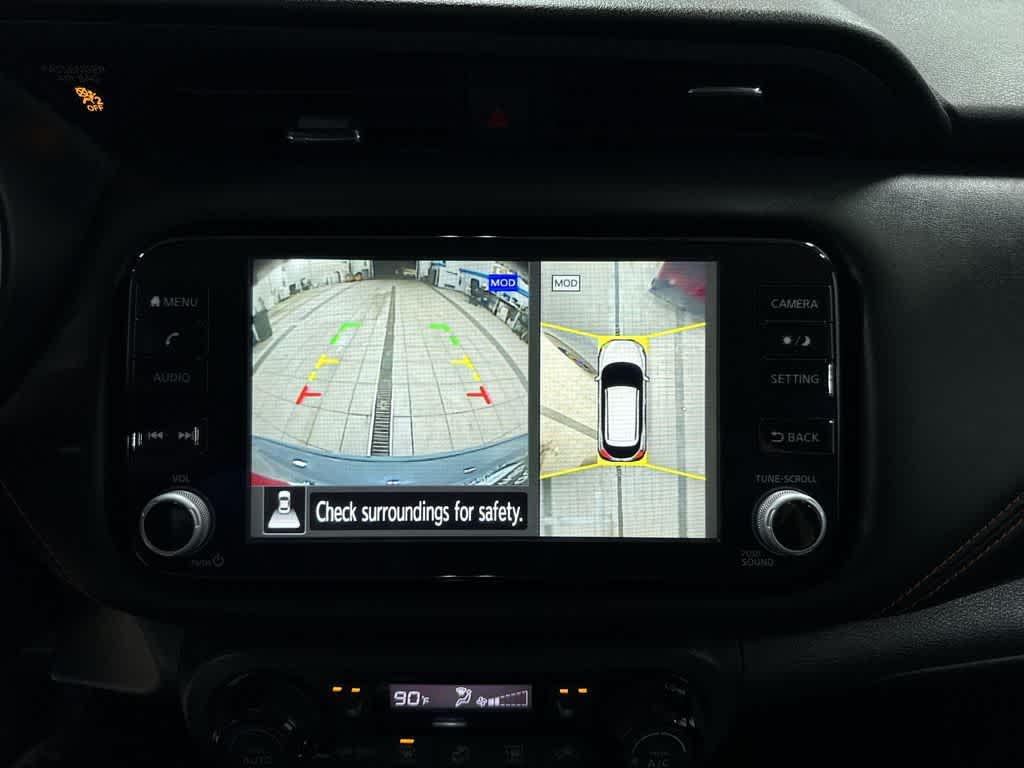 2022 Nissan Kicks SR