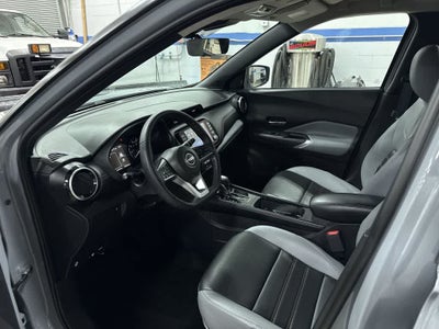 2022 Nissan Kicks SR