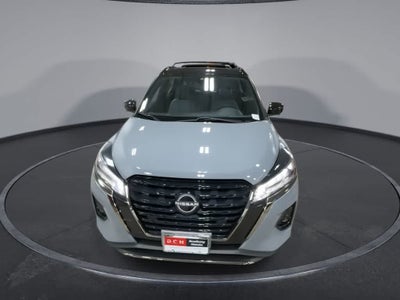 2022 Nissan Kicks SR