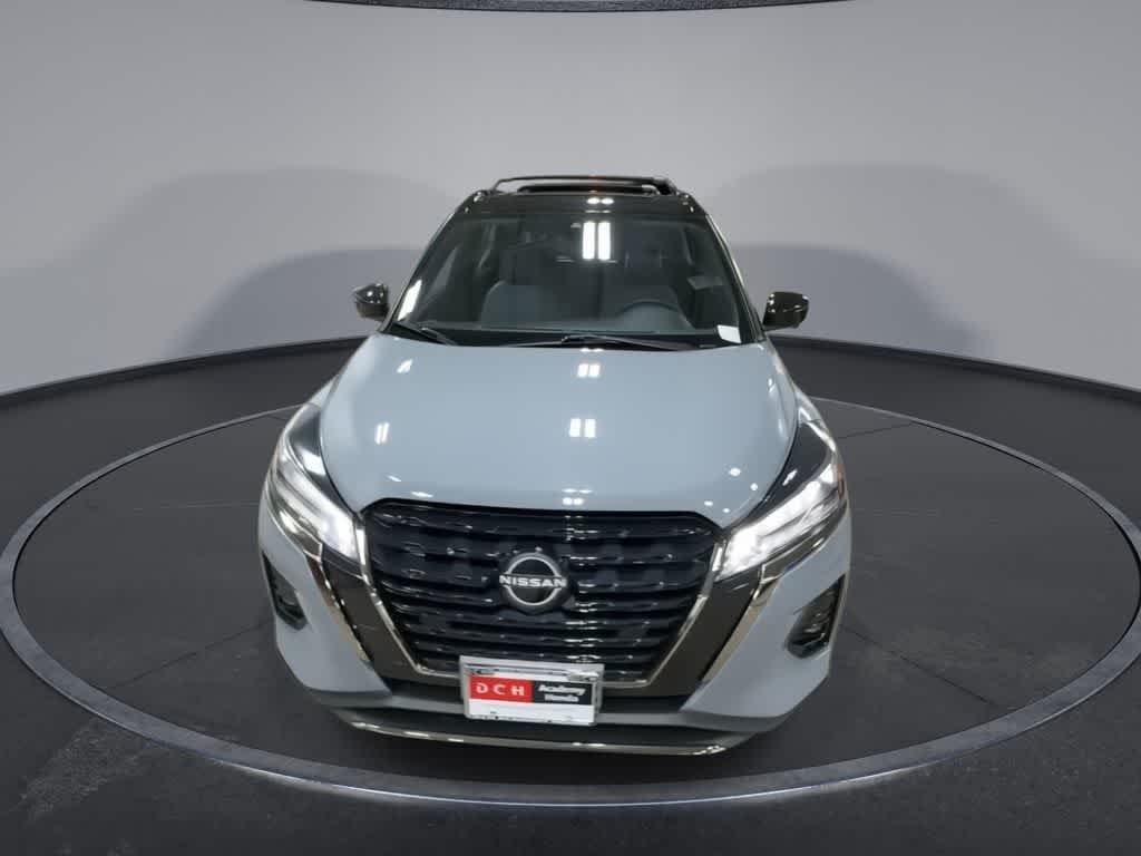2022 Nissan Kicks SR
