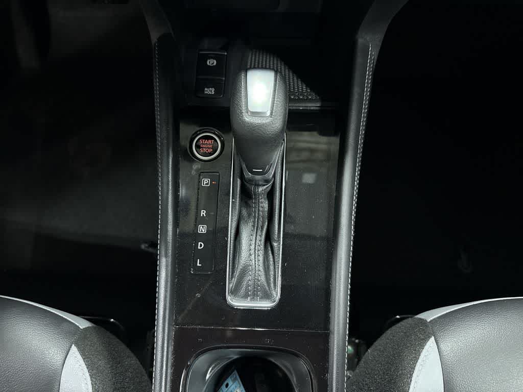 2022 Nissan Kicks SR