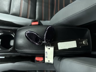 2022 Nissan Kicks SR