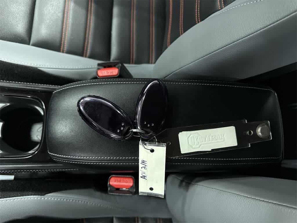 2022 Nissan Kicks SR