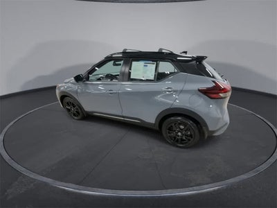 2022 Nissan Kicks SR
