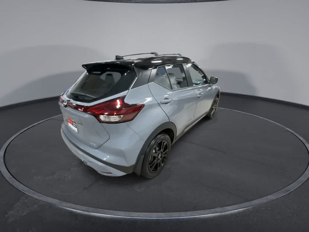 2022 Nissan Kicks SR