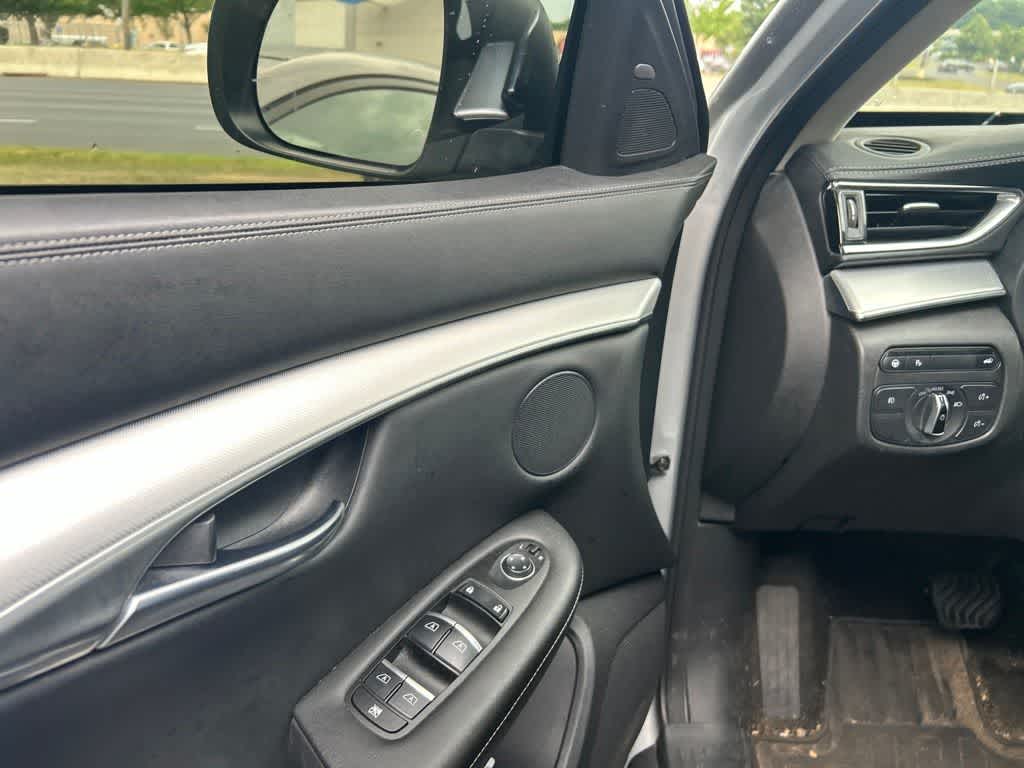 2021 INFINITI QX50 LUXE