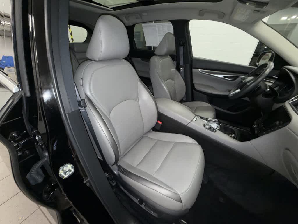 2023 INFINITI QX50 LUXE