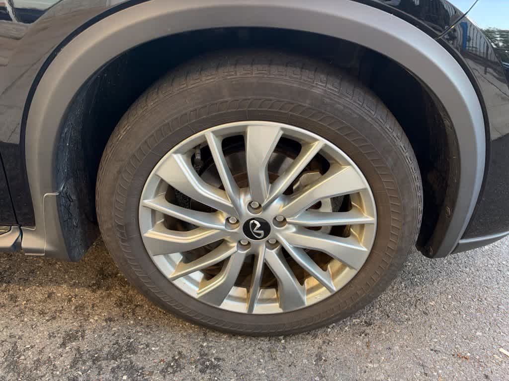 2023 INFINITI QX50 LUXE