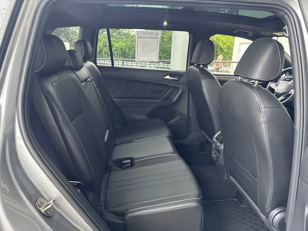 2022 Volkswagen Tiguan SE R-Line Black