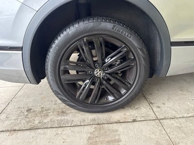 2022 Volkswagen Tiguan SE R-Line Black