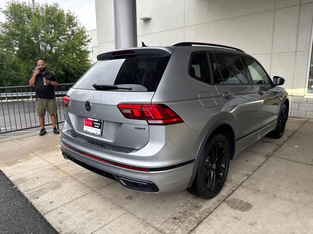 2022 Volkswagen Tiguan SE R-Line Black