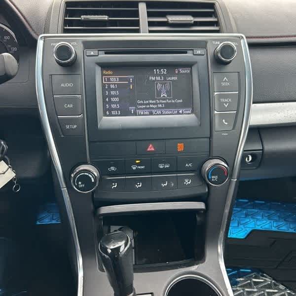 2016 Toyota Camry SE