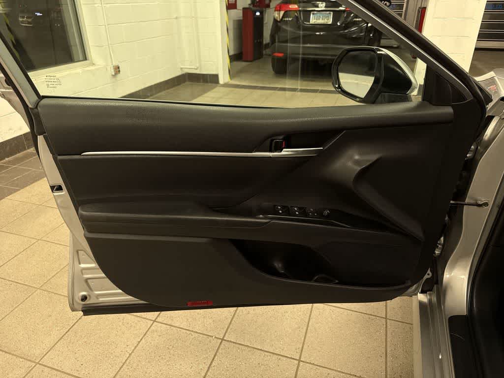 2020 Toyota Camry Hybrid LE