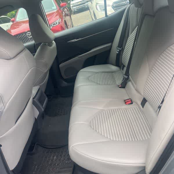 2022 Toyota Camry Hybrid SE