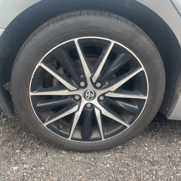 2022 Toyota Camry Hybrid SE