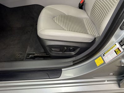 2022 Toyota Camry Hybrid SE