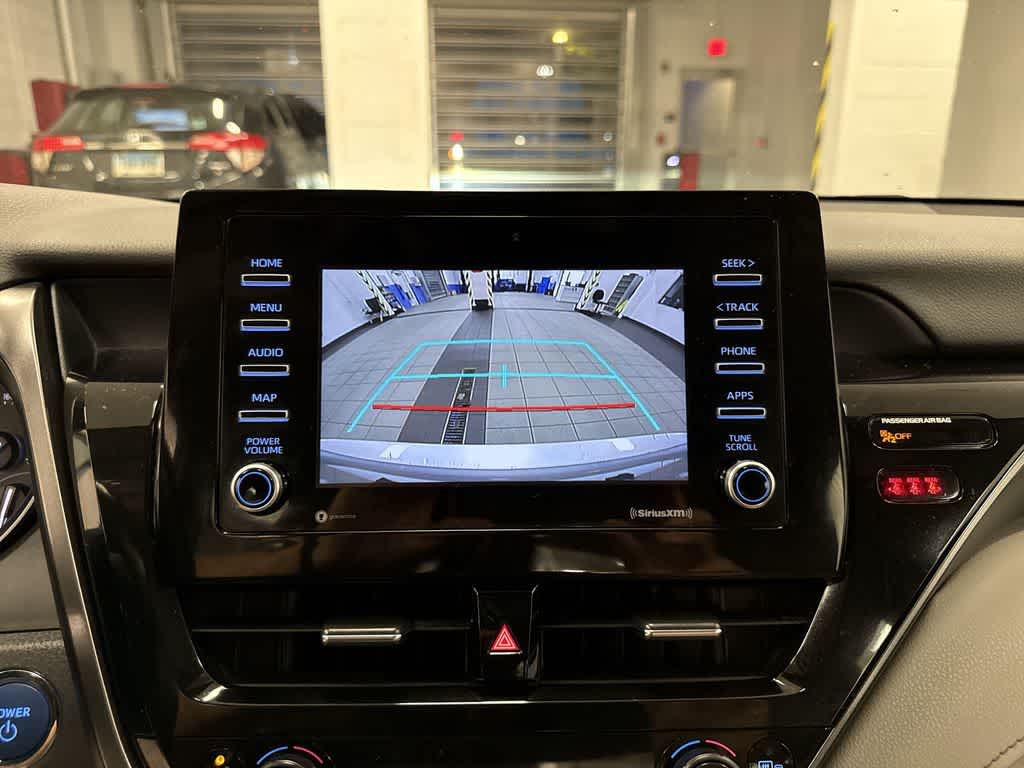 2022 Toyota Camry Hybrid SE