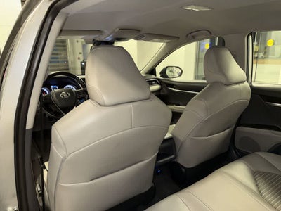 2022 Toyota Camry Hybrid SE