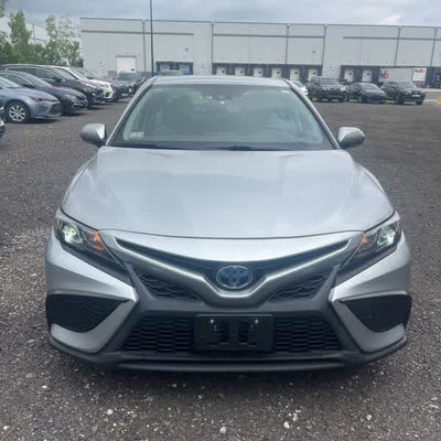 2022 Toyota Camry Hybrid SE