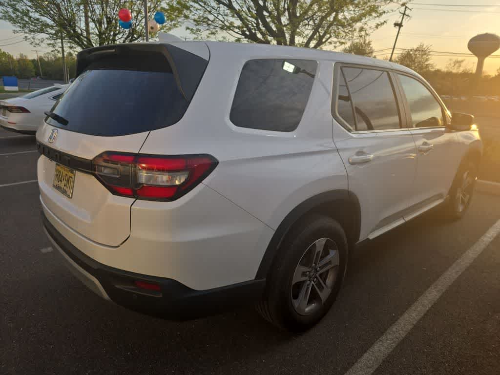 2023 Honda Pilot EX-L 8 Passenger